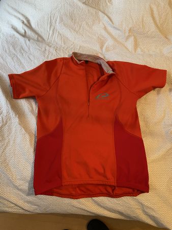 Rotes Radtrikot, Grösse 38