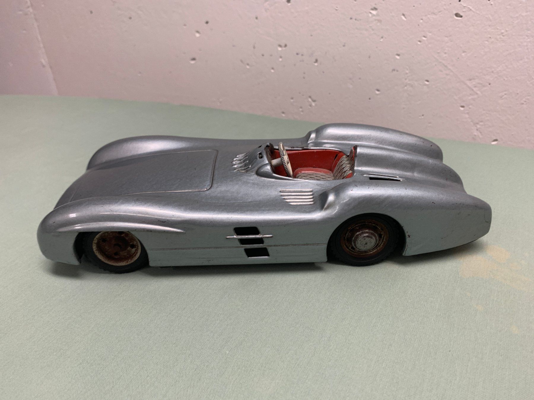 Mercedes-Benz Modellini d'auto: Mercedes W196, altes Blechmodellauto – Usato da Neftenbach venduto da epb_6y5g 4