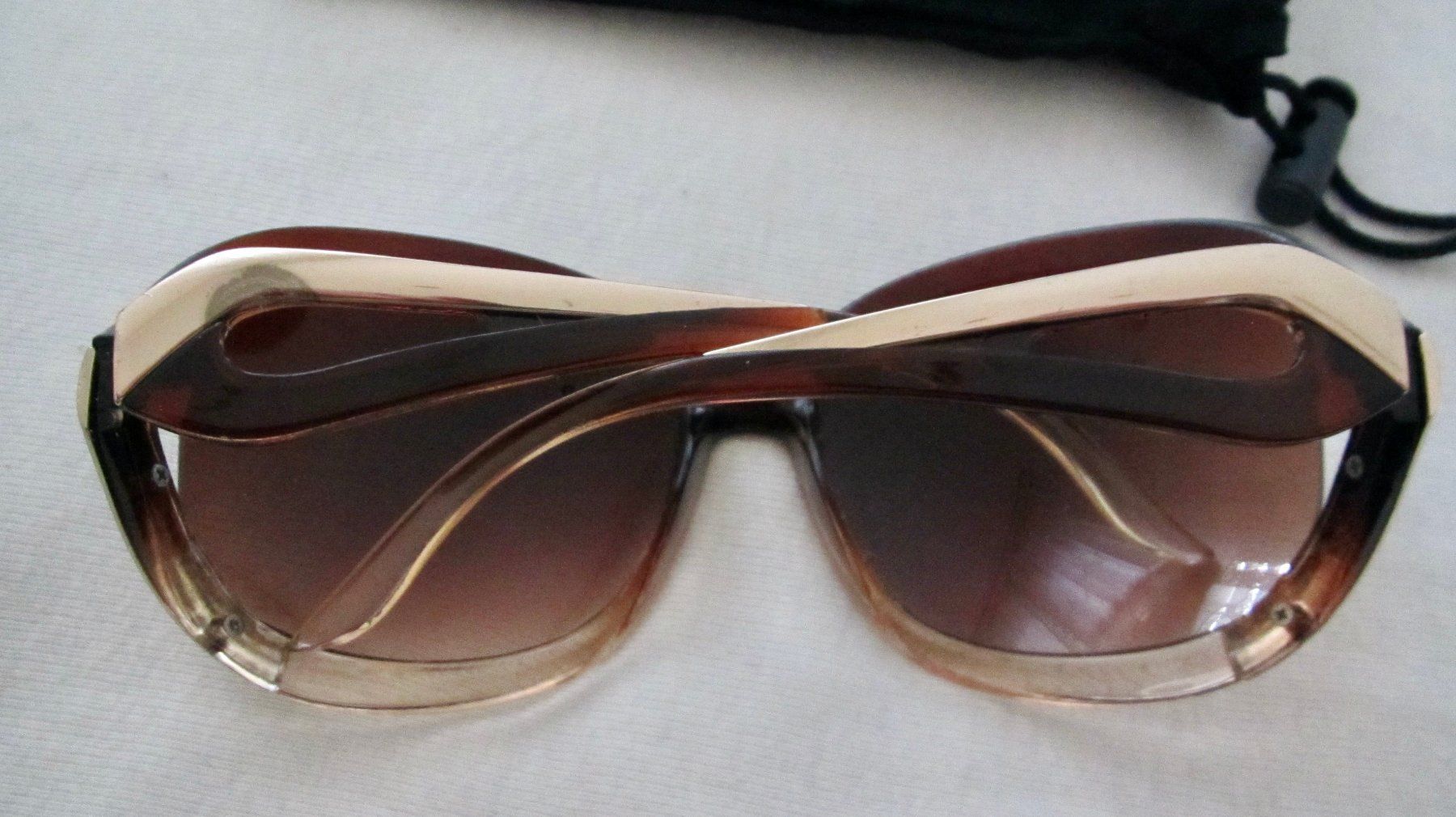 Occhiali & Lenti: 2 PAIRES DE LUNETTES DE SOLEIL – Usato da Murten venduto da Selliot 4