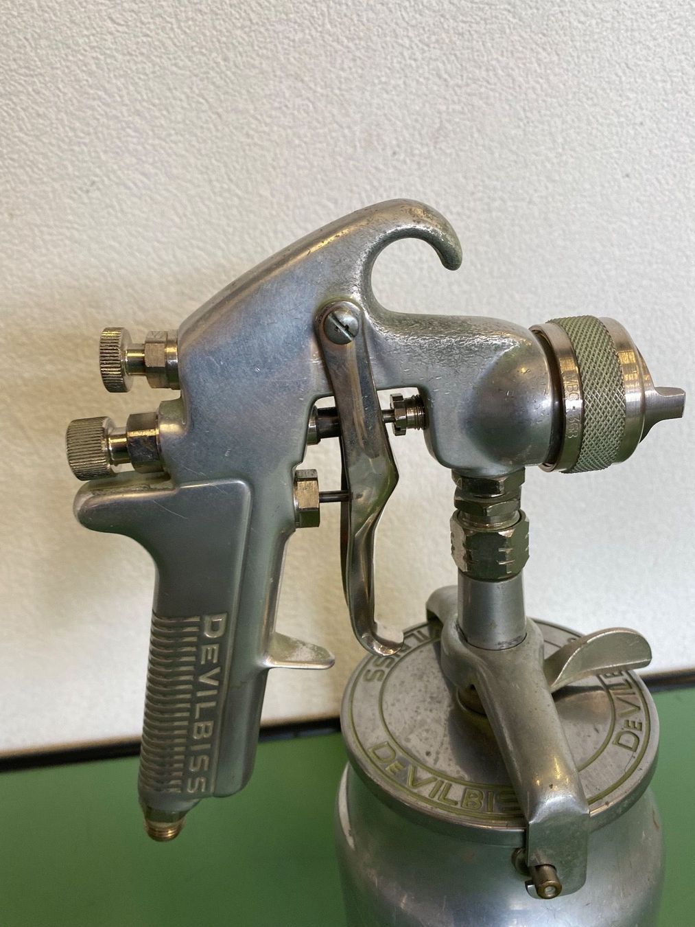 Tutti gli attrezzi: DEVILBISS pistolet succion advance – Usato da Aarberg venduto da SNMachines 9