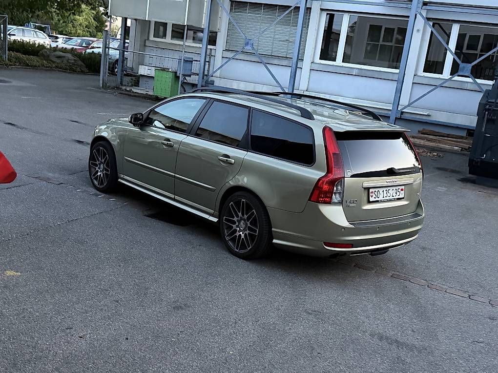 Autos: Volvo V50 D5 R-Design – D'occasion à Ursenbach par flueckigeraedu1 1