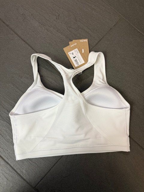 Altra biancheria intima: On Train Bra Gr. M in weiss – Nuovo e nell'imballaggio originale da Zumikon venduto da Ssi01 1