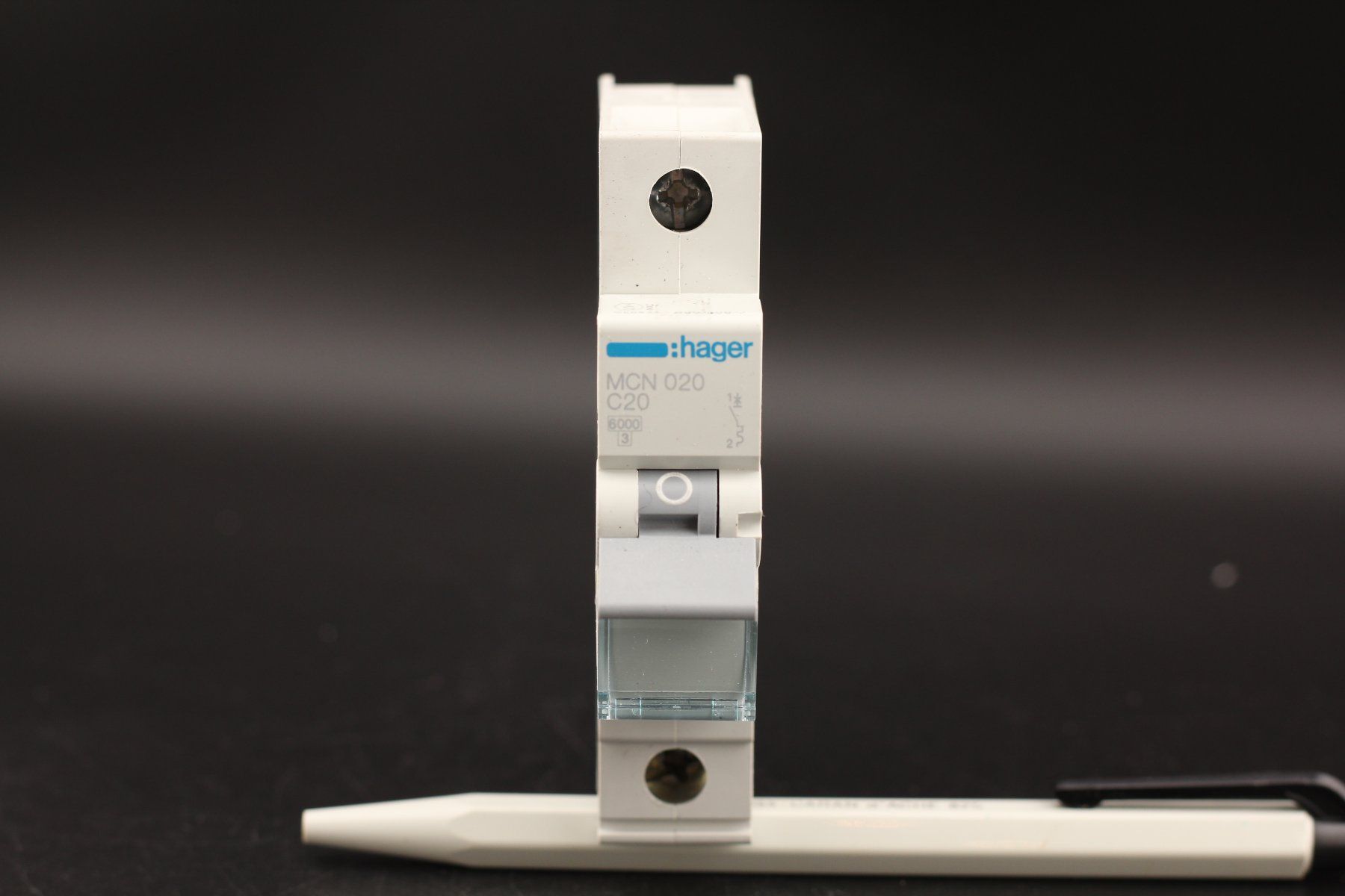 Hager Interruttori: Hager MCN 020 C20 MCN020 LS – Usato da Winterthur venduto da Hint17