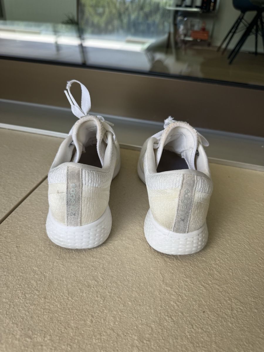 Adidas Scarpe da donna: White Adidas Sneakers - size 38 2/3 – Usato da Cham venduto da lb6_m9yt 4
