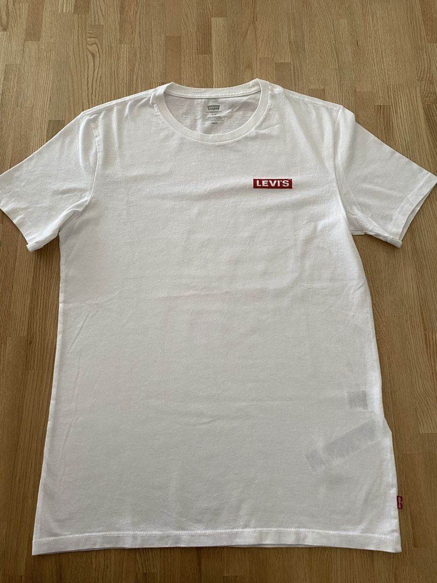 Levi's T-shirt: Levi’s T-Shirt Gr.: M – Nuovo (secondo la descrizione) da Buchrain venduto da Booster10 1