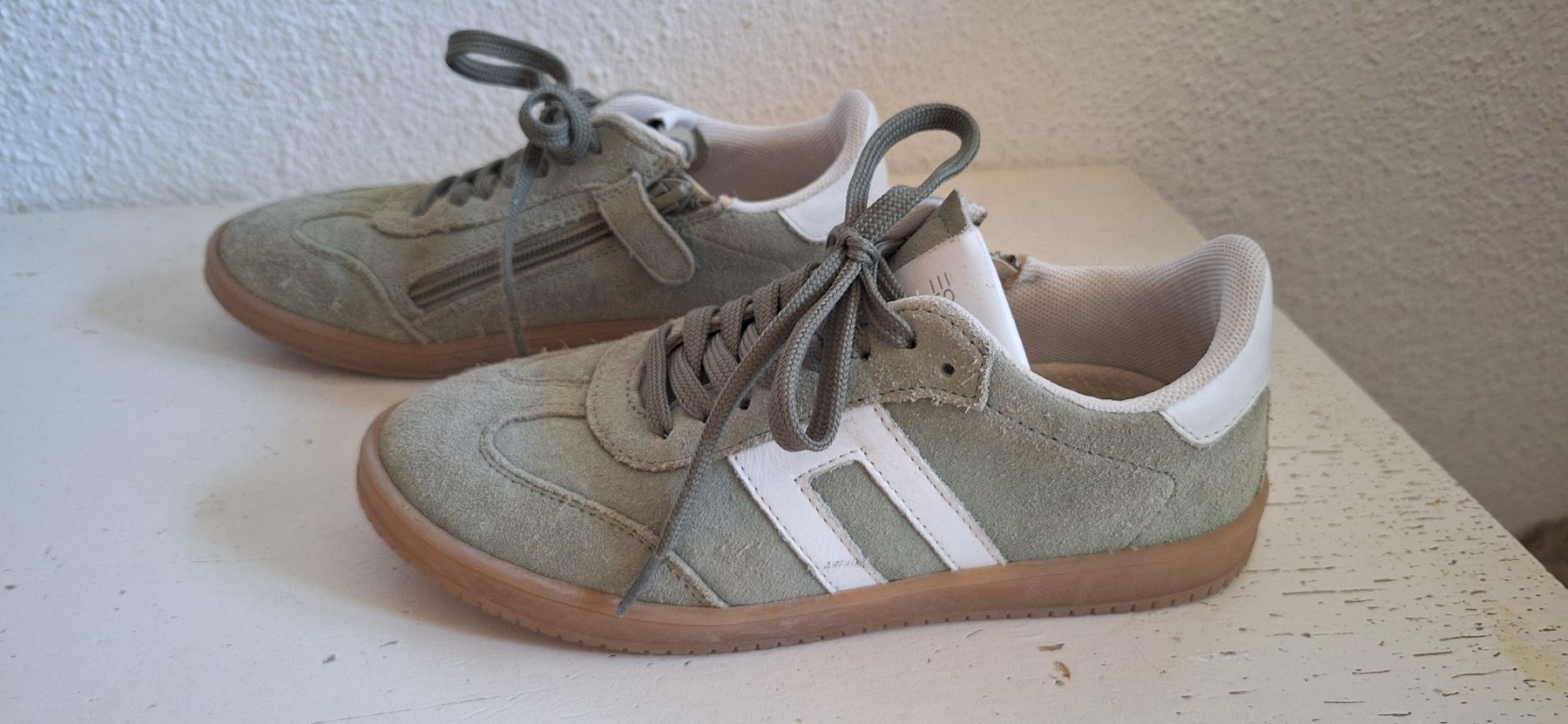 Esprit Herrenschuhe: Esprit Sneaker,Leder, Khaki-Grün, Gr. 35 – Gebraucht aus Richterswil von C011 3