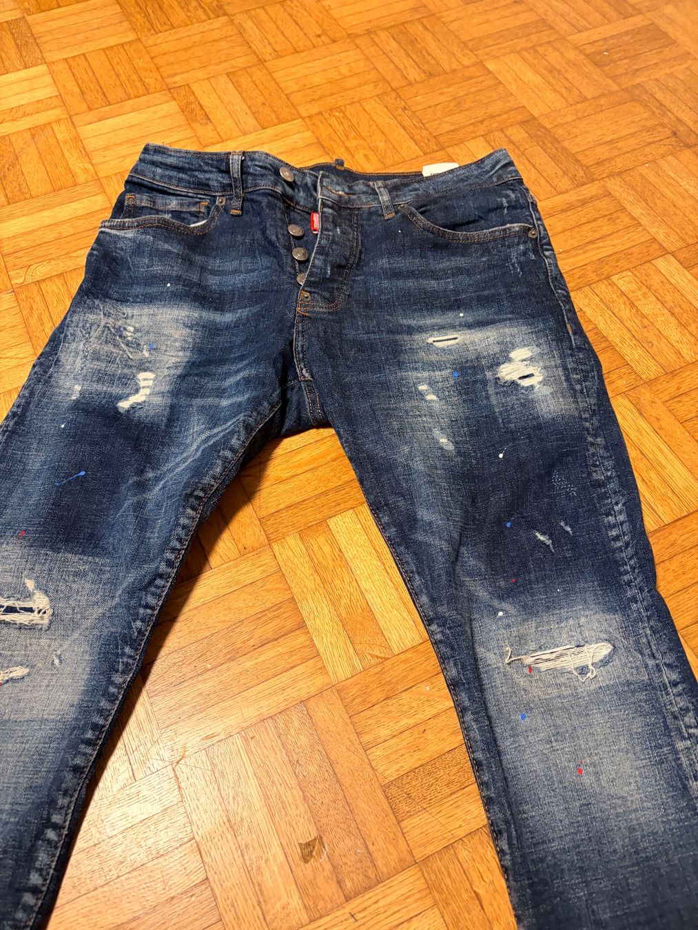 Dsquared2 Jeans: Jeans Dsquared2 – Neuf (Voir description) à Köniz par kha_tbc7 1
