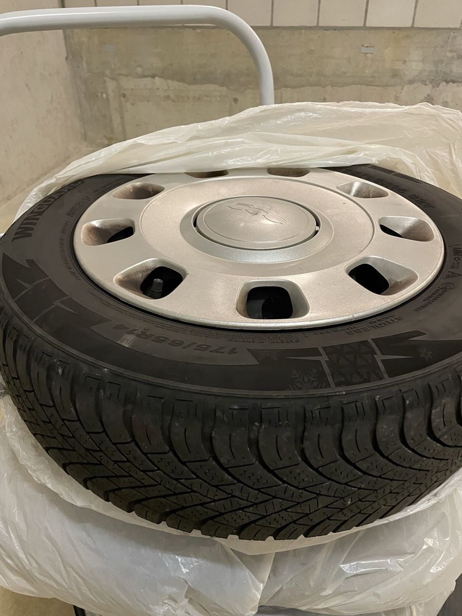 Pneumatici & Ruote complete: Fiat 500 Winterrad 175/65R14 Nexen – Usato da Wangen an der Aare venduto da Surfer89 1