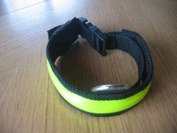 Leine & Halsband: Leucht - & Blinkhalsband 40 - 55 cm – Neu und originalverpackt aus Schübelbach von Bemafaja