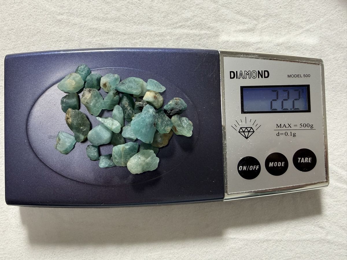Minerali & Pietre curative: Grandidierite Lot mit 111ct – Nuovo (secondo la descrizione) da Oberhof venduto da RealStone 3