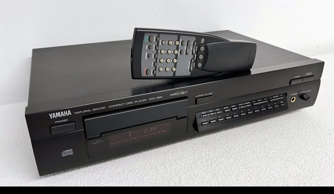 Yamaha Lettore multimediale & Streamer: YAMAHA Natural Sound Compact Disk Player CDX-890 Pro-Bit – Usato da Trimbach venduto da SABO-61 3