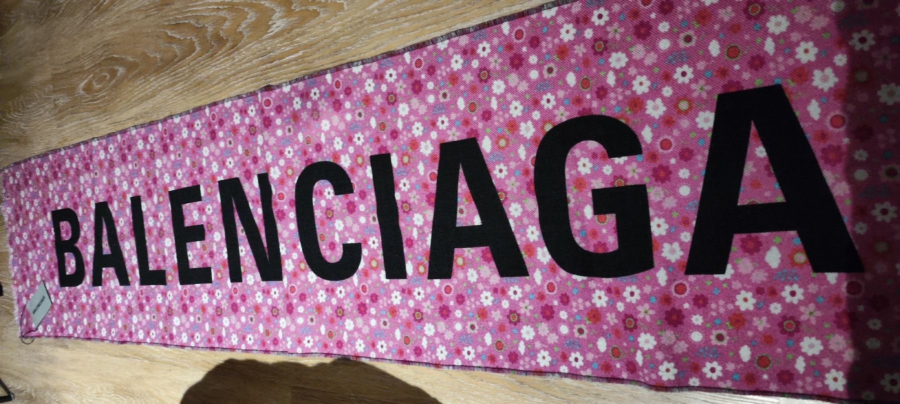 Balenciaga Foulard & Sciarpe: Balenciaga Schal – Nuovo e nell'imballaggio originale da Winterthur venduto da Ajcps 1