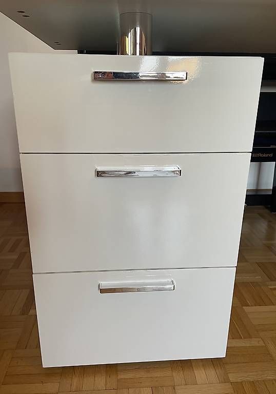 Bureaux: Bürotisch mit Schubladen – D'occasion à Kappelen par La_88x 2