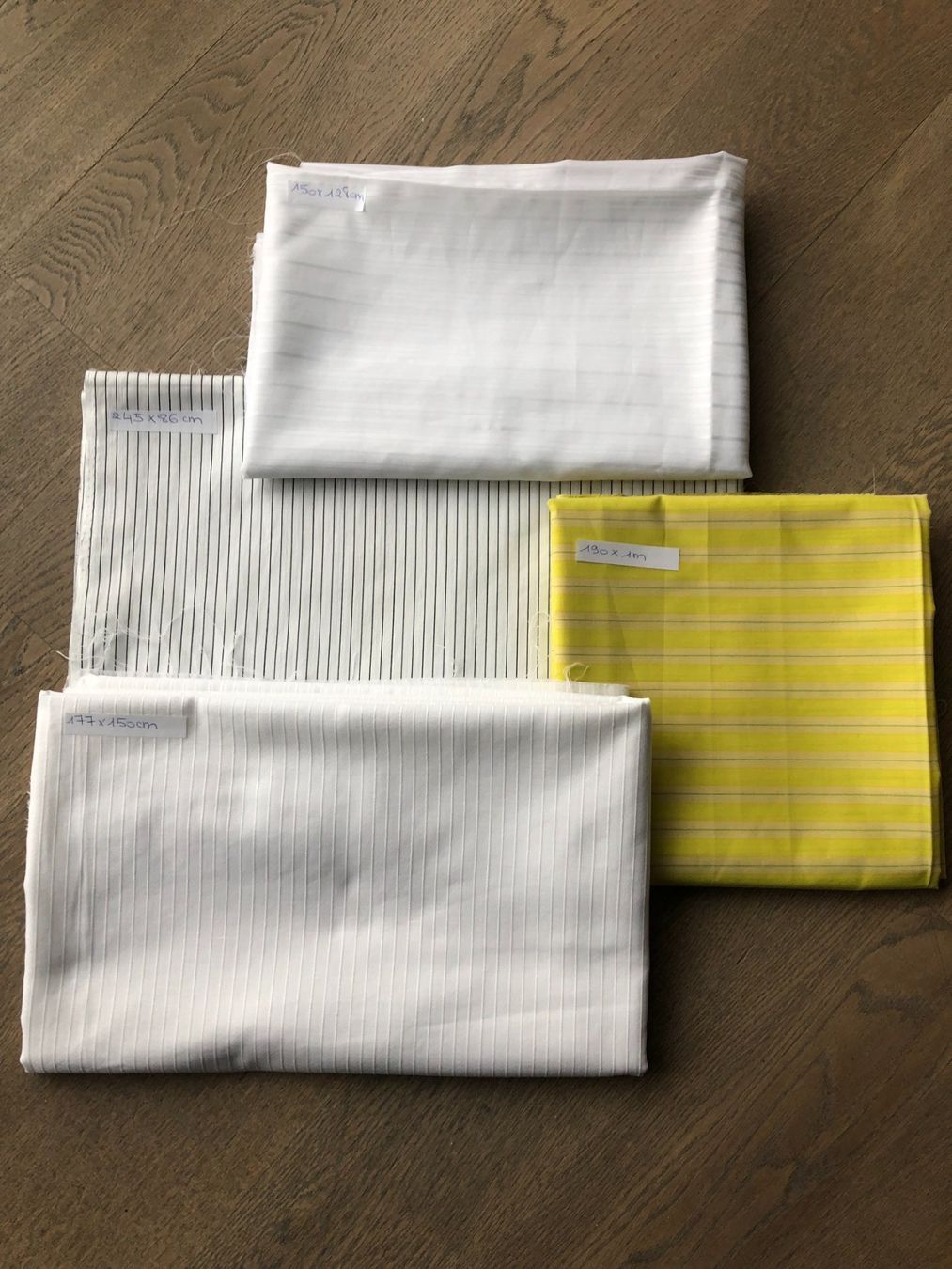 Tissus: Grosse Stoffe mit Streifen  Baumwolle/Polyester – D'occasion à Samstagern par TAAF