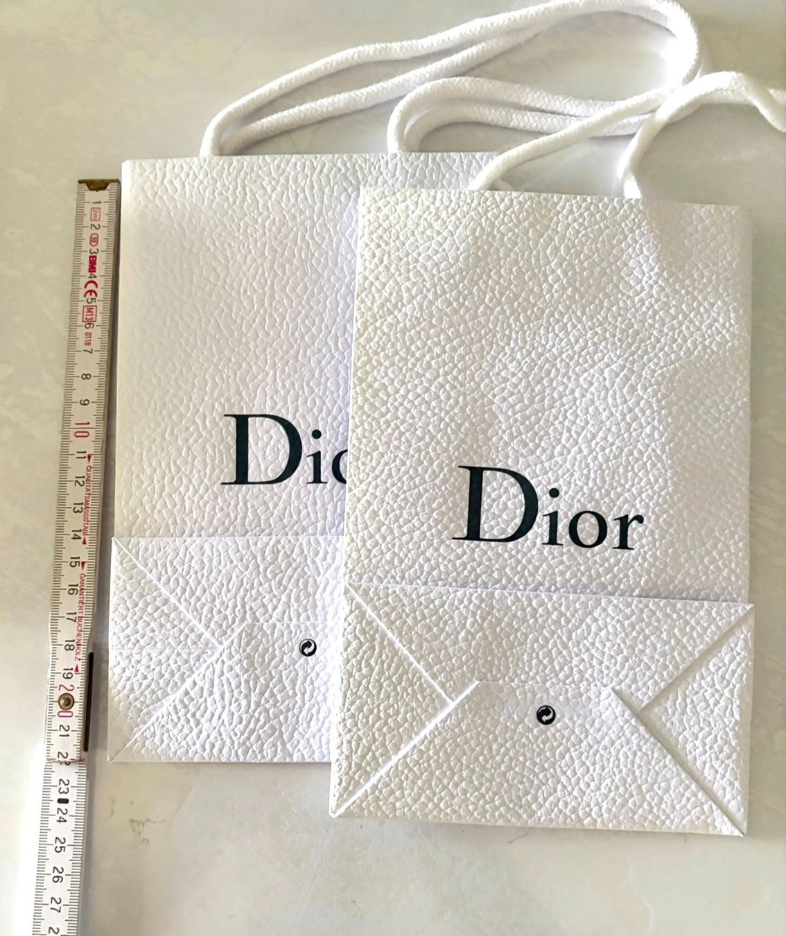 Dior Borse: Zwei DIOR Papier Taschen – Nuovo (secondo la descrizione) da Etoy venduto da Diadefin 1