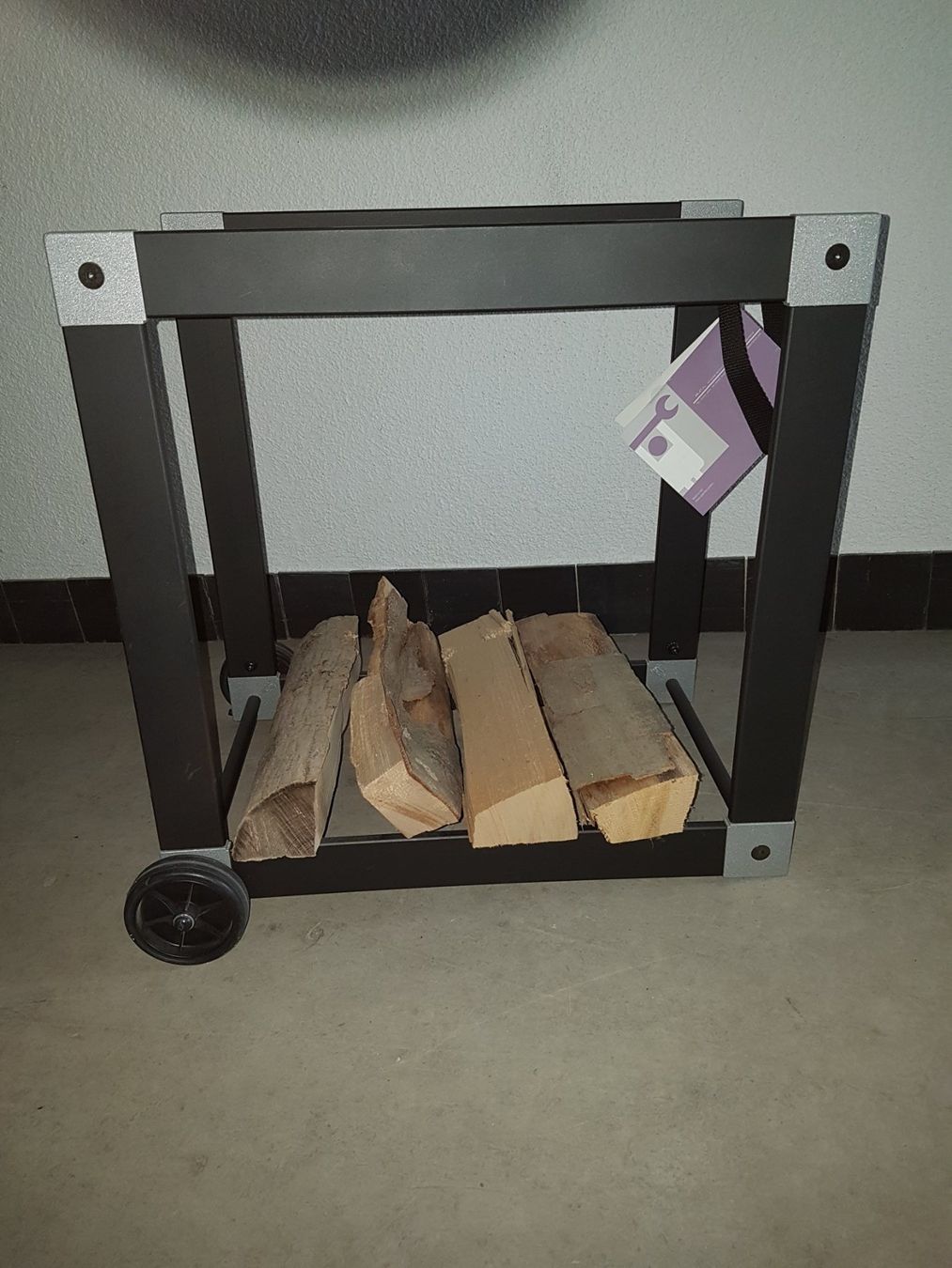 Scaffali: Kaminholz Aufbewahrer – Nuovo (secondo la descrizione) da Hinwil venduto da joe_67nx