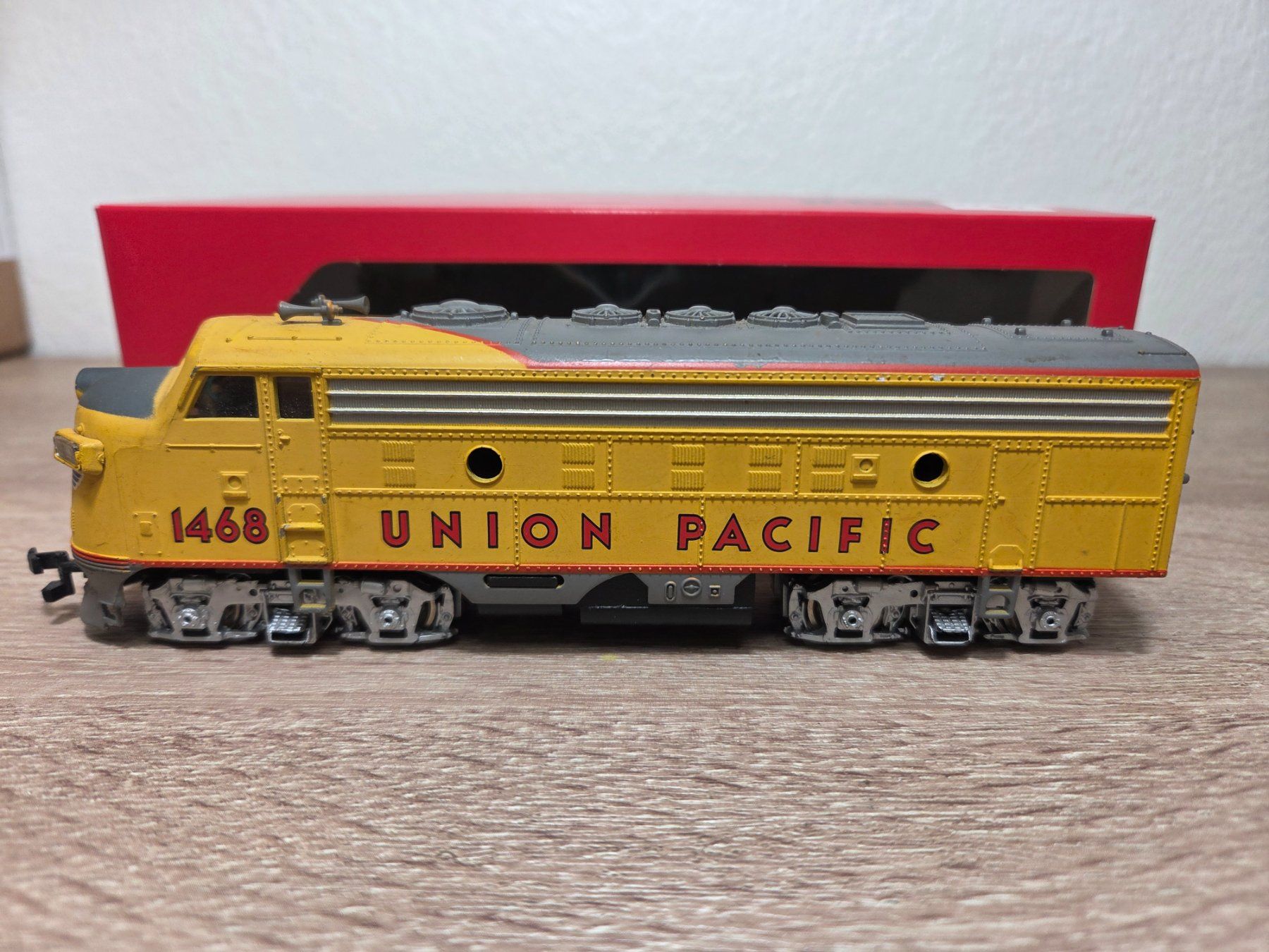Modellini di ferrovie: Bachmann Diesellok 1468 Union Pacific H0 – Usato da St-Aubin-Sauges venduto da Lo_Go