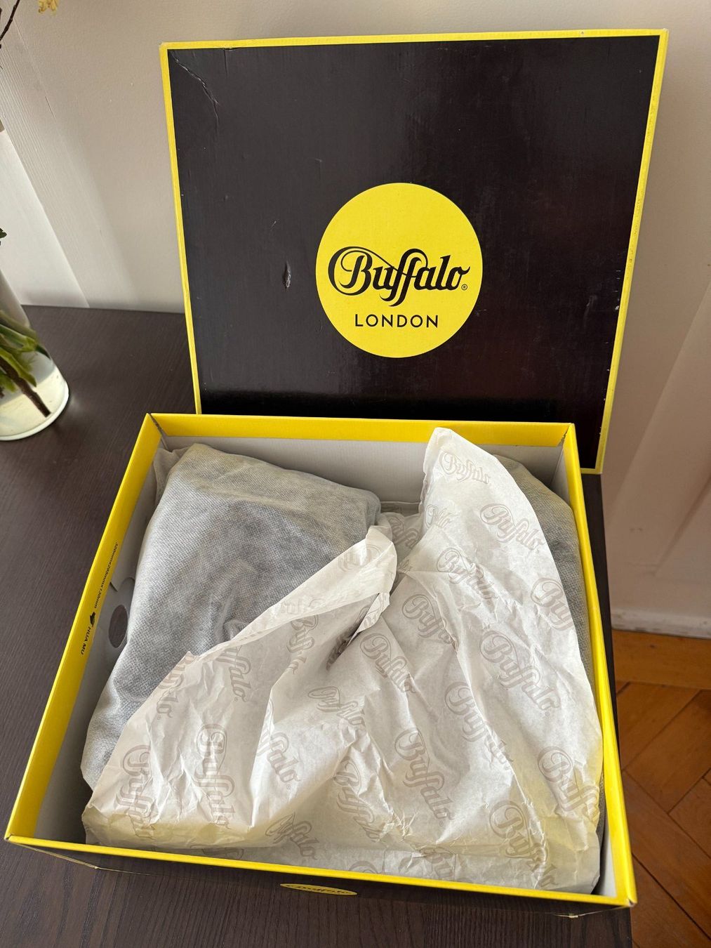 Buffalo Damenschuhe: Baskets/Sneakers/Plateforme Buffalo – Neu und originalverpackt aus Le Locle von tchanatakoua 3