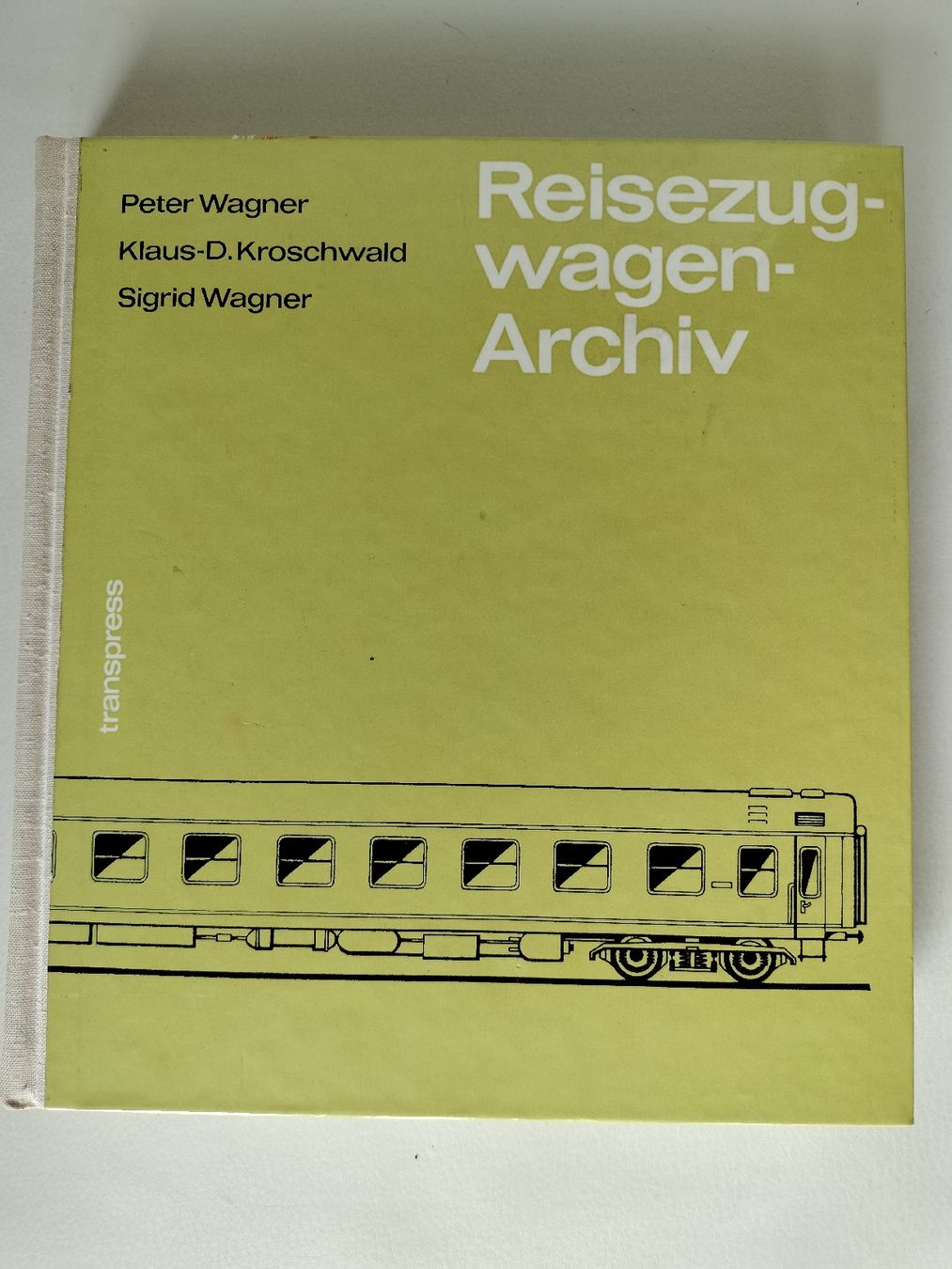 Libri: Eisenbahn Reisezugwagen Archiv Buch – Usato da Schwanden Sigrisw venduto da cadieux71