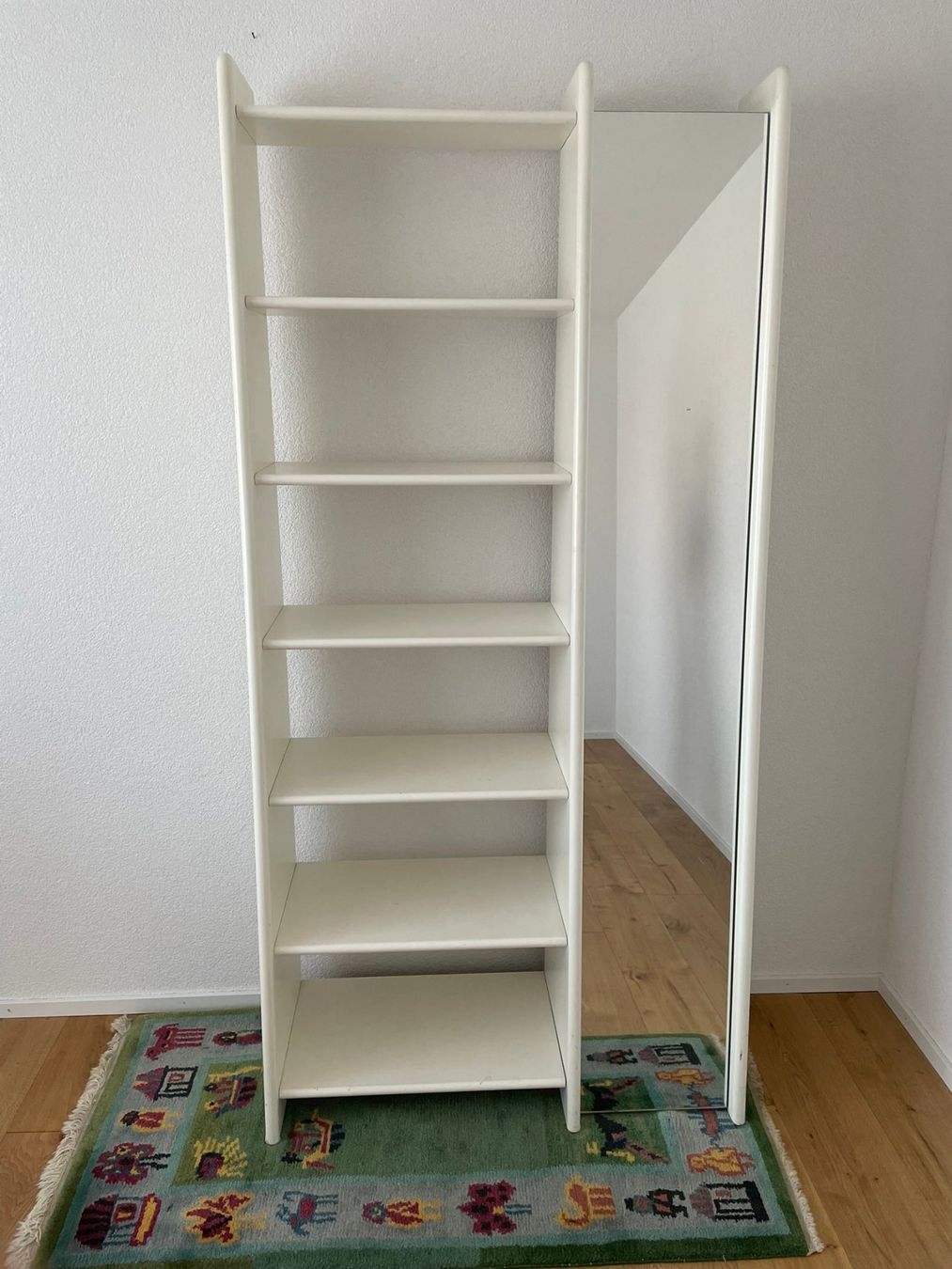 Scaffali: Bücherregal weiss mit Spiegeltüre – Usato da Galmiz venduto da Radtourenfahrer