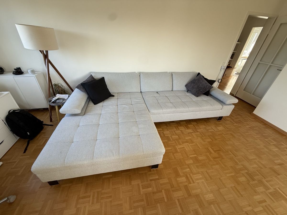 Divani: King Corner Sofa light grey fabric slightly used – Usato da Küsnacht ZH venduto da for_xz5k 3