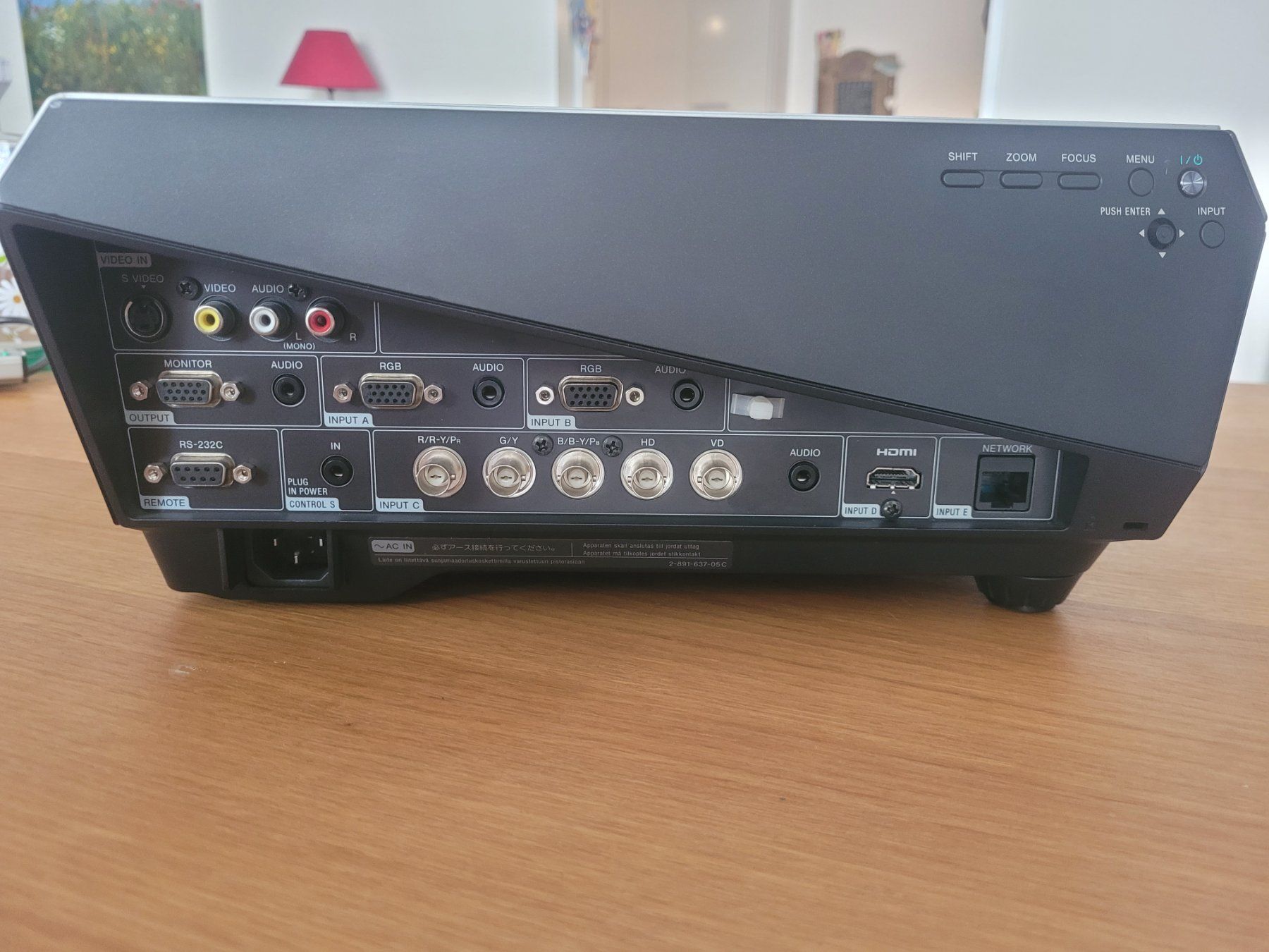 Sony Proiettori: Sony VPL FE 40 without LCD. – Usato da Dübendorf venduto da Saturnin35 2