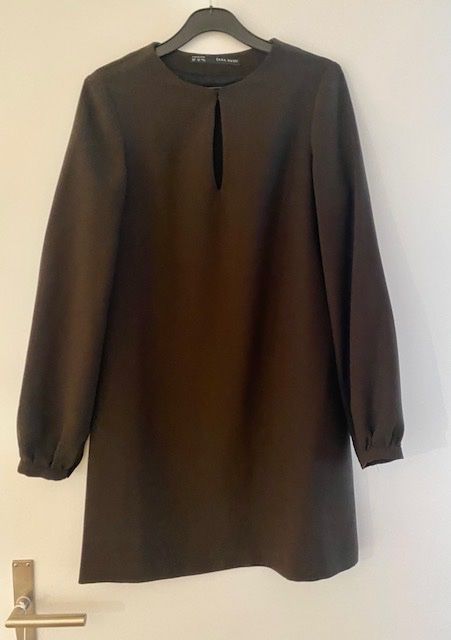 Vestiti: Zara A line dress – Usato da Dallenwil venduto da ZD2019