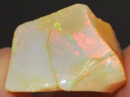 Edelstein L-7851 – Äthiopischer Feuer Opal 21x19mm 30.70 Kar