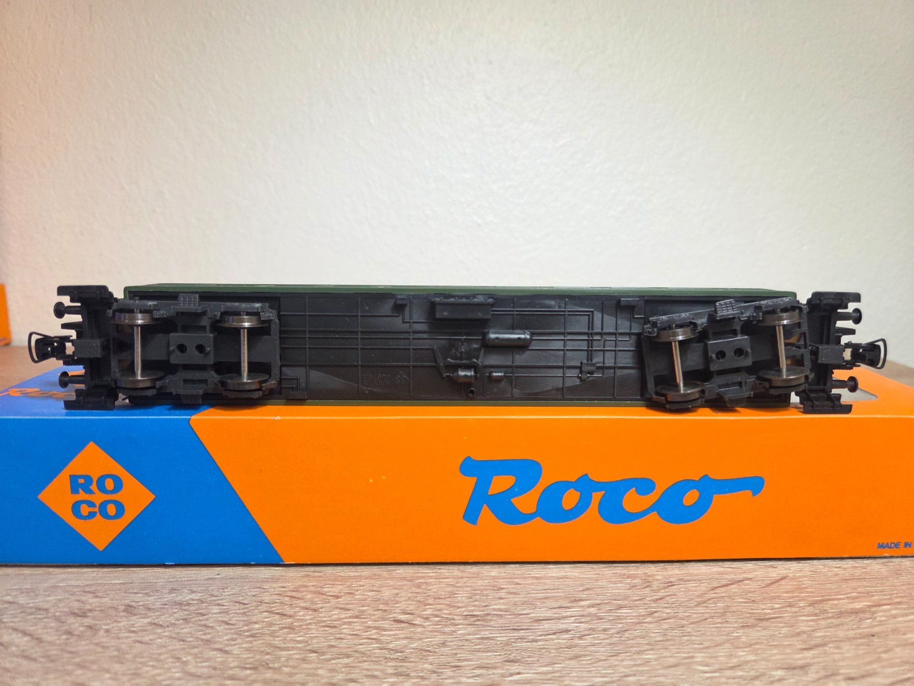 Roco Modellini di ferrovie: Roco 44200B Personenwagen 3.Kl SBB H0 – Nuovo e nell'imballaggio originale da St-Aubin-Sauges venduto da Lo_Go 4