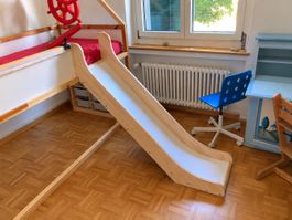Ikea Kura Bett mit Rutsche, Dach und Haus“Vorhängen“