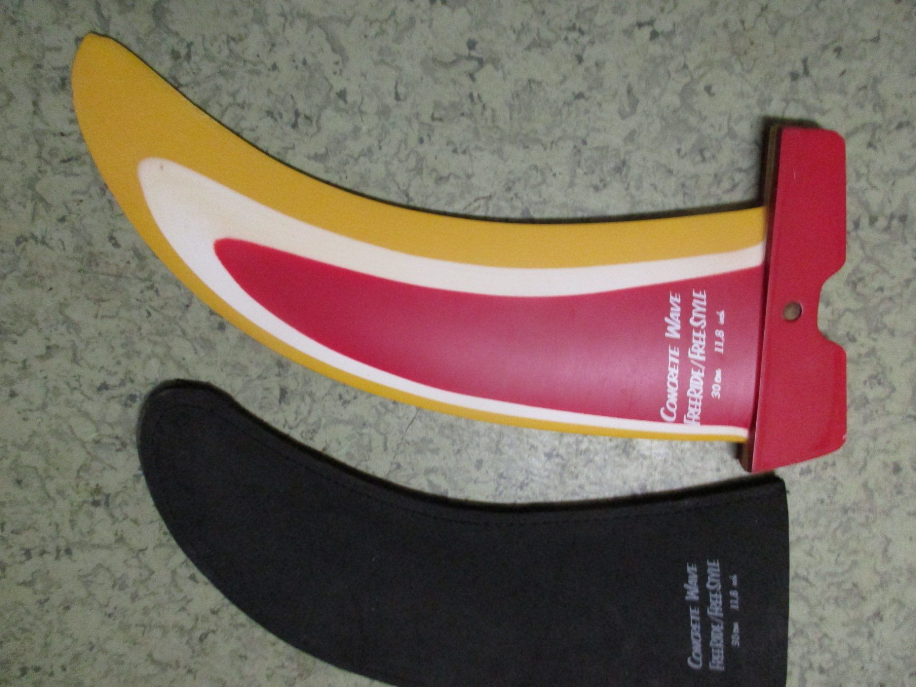 Surfboards & Schwimmbrette: Windsurffinne  30cm – Gebraucht aus Ottikon von Locomotive01