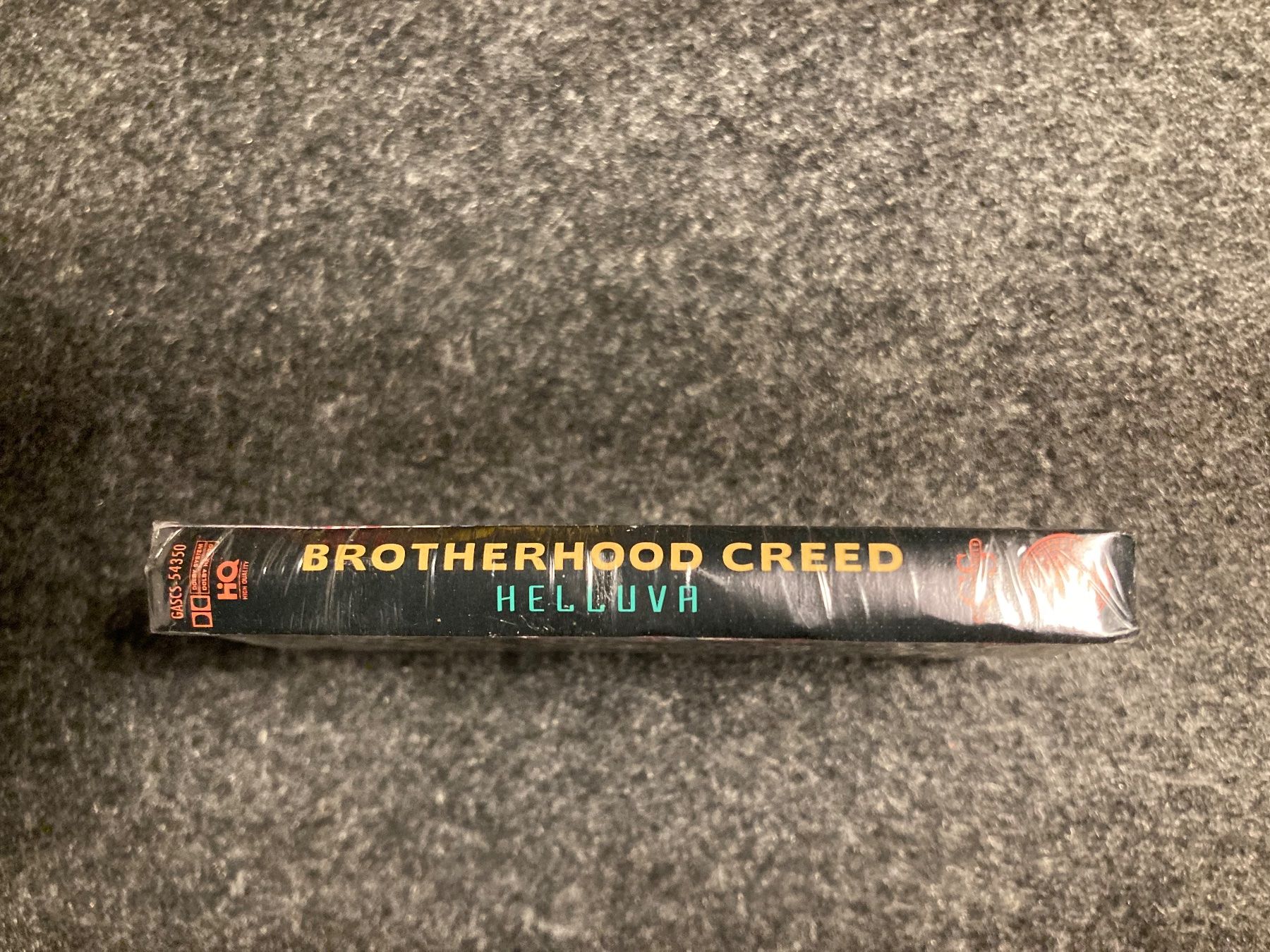 Musicassette: Brotherhood Creed - Helluva (MC) – Nuovo e nell'imballaggio originale da Fribourg venduto da Karushi 1