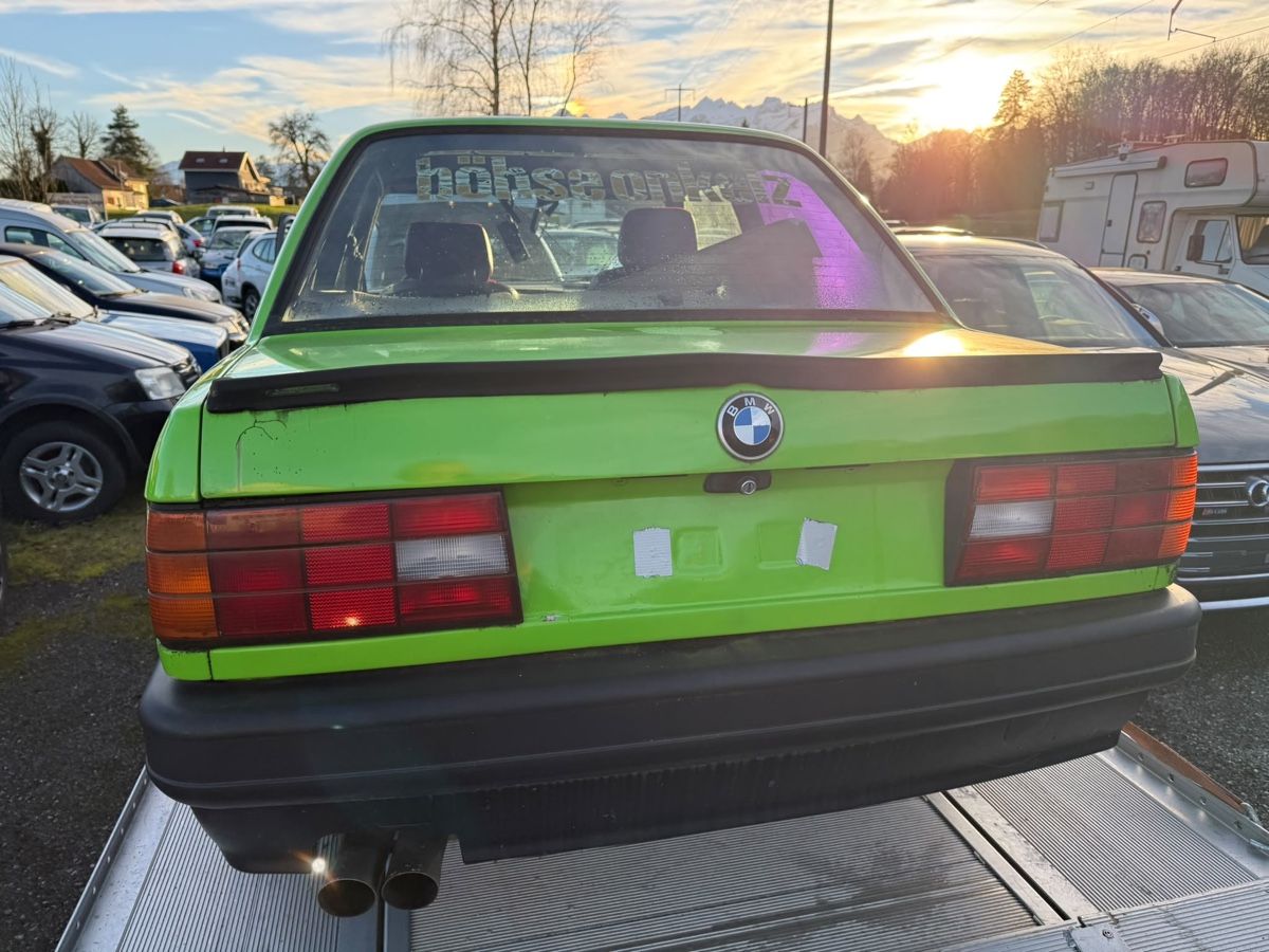 BMW Autos: BMW 320i e30 – Defekt aus Landquart von dark68 5