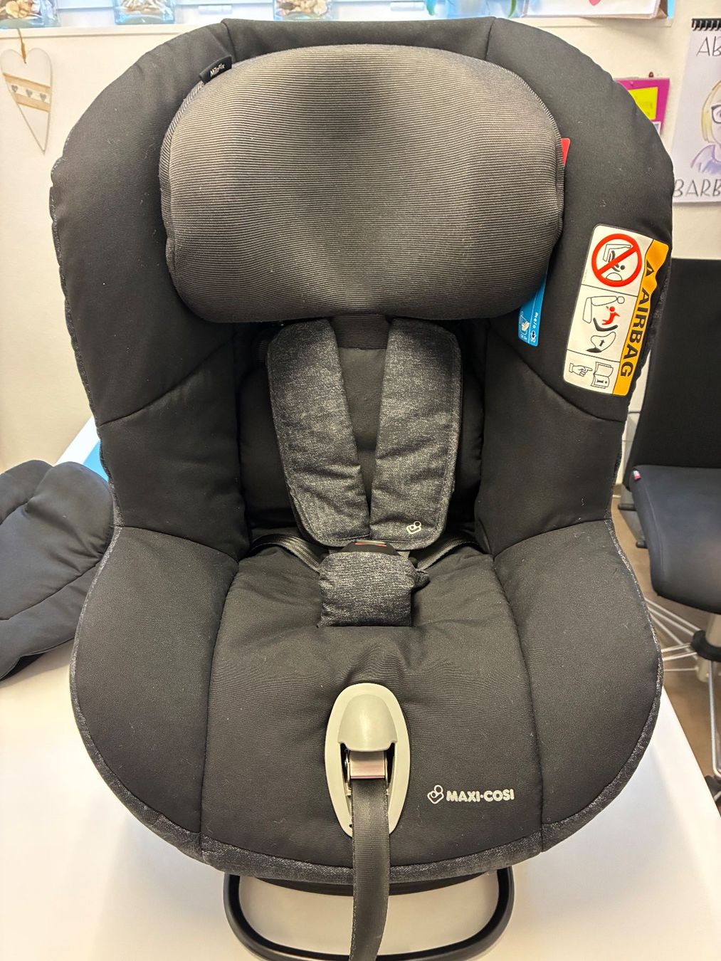 Maxi-Cosi Seggiolini per auto: Kindersitz Maxi Cosi Milo Fix – Usato da St. Margarethen TG venduto da Barbie16