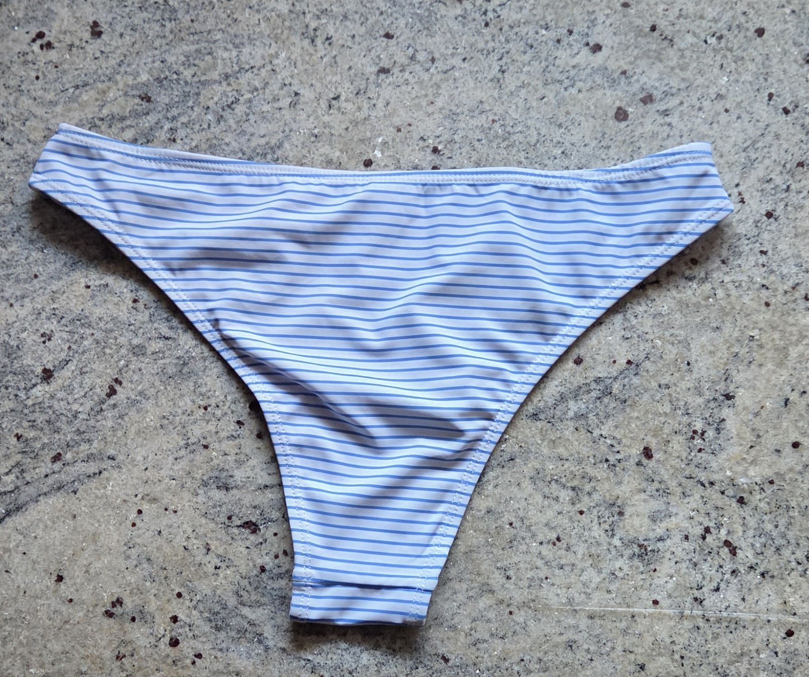 Badekleider & Bikinis: Bikinihose gestreift Grösse M neu – Neu (gemäss Beschreibung) aus Ettingen von ssc_dsr2 1