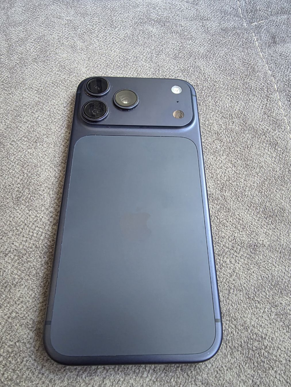 Apple Portables: iPhone 17 pro max 512 gb comme neuf – Neuf (Voir description) à La Croix-de-Rozon par Syla1983 2