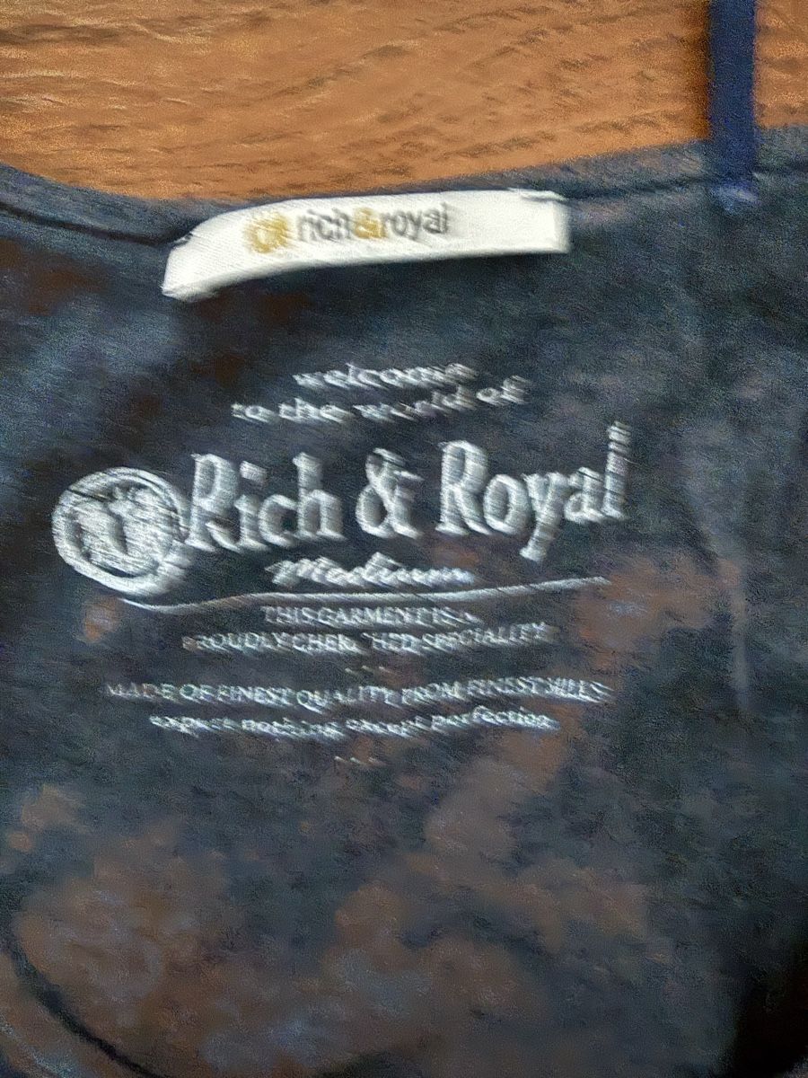Top: Rich &royal – Usato da visp venduto da Kmemo1 1