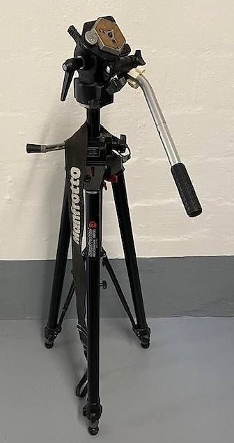 Manfrotto Treppiedi & Teste: Manfrotto Professional Tripod Stativ Art. 058 – Usato da Waedenswil venduto da paimai 1