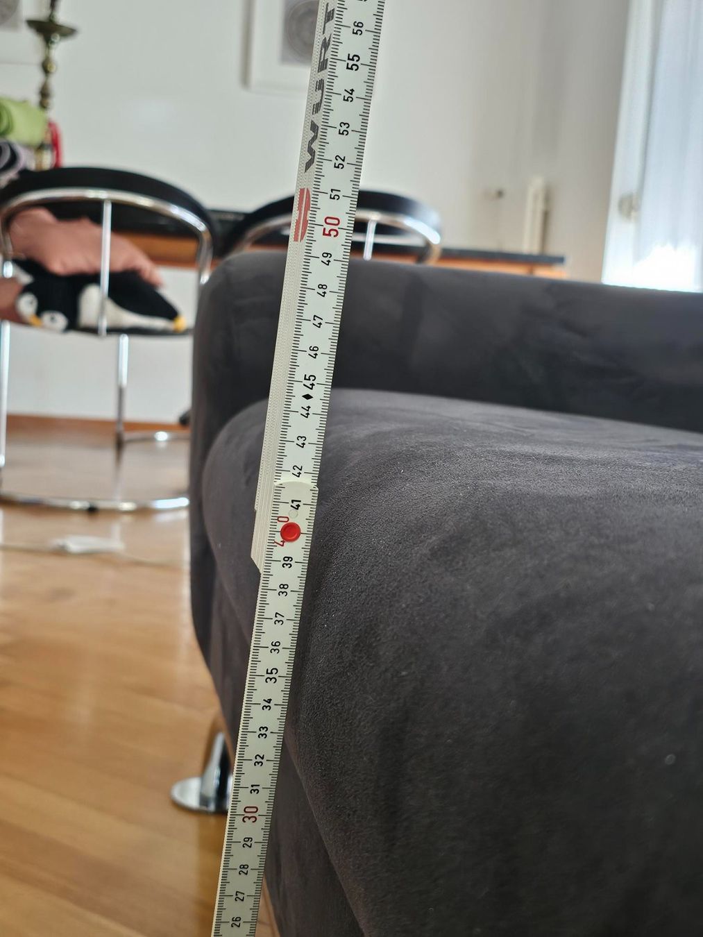 Divani: Design Sofa – Dunkelgrau mit Chromfüssen – Usato da Dottikon venduto da Uno06 2