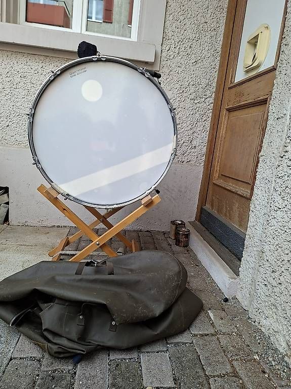 Strumenti musicali: Pauke / Marschtrommel – Usato da Brügg BE venduto da rol_bnq2 2