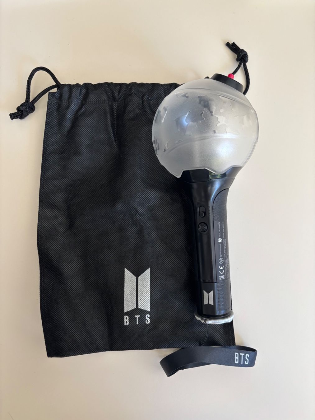 Tutte le decorazioni: BTS Army Bomb Lightstick - décoration + photocards – Usato da Nyon venduto da man_8pzr 1