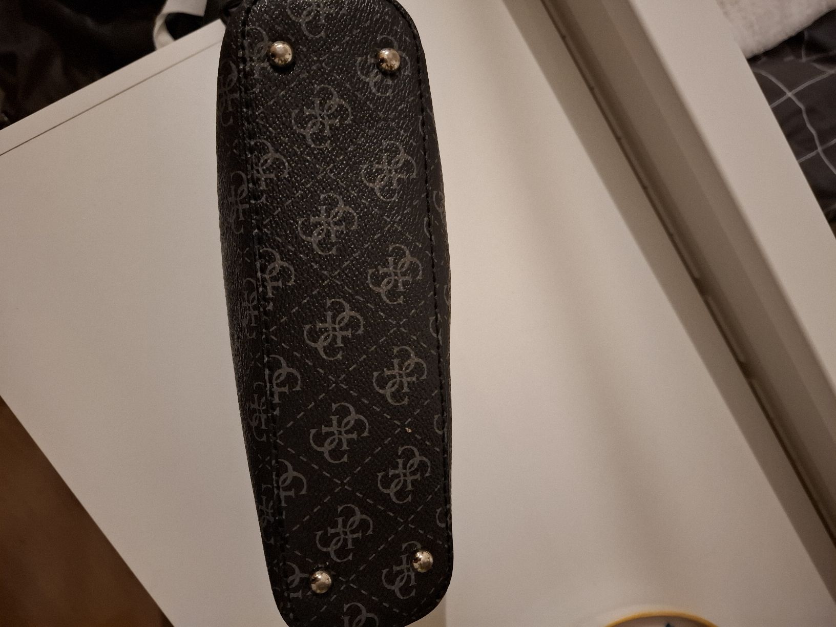 Guess Taschen für Damen: Sac Guess – Gebraucht aus La Chaux-de-Fonds von emm_9r5v 5