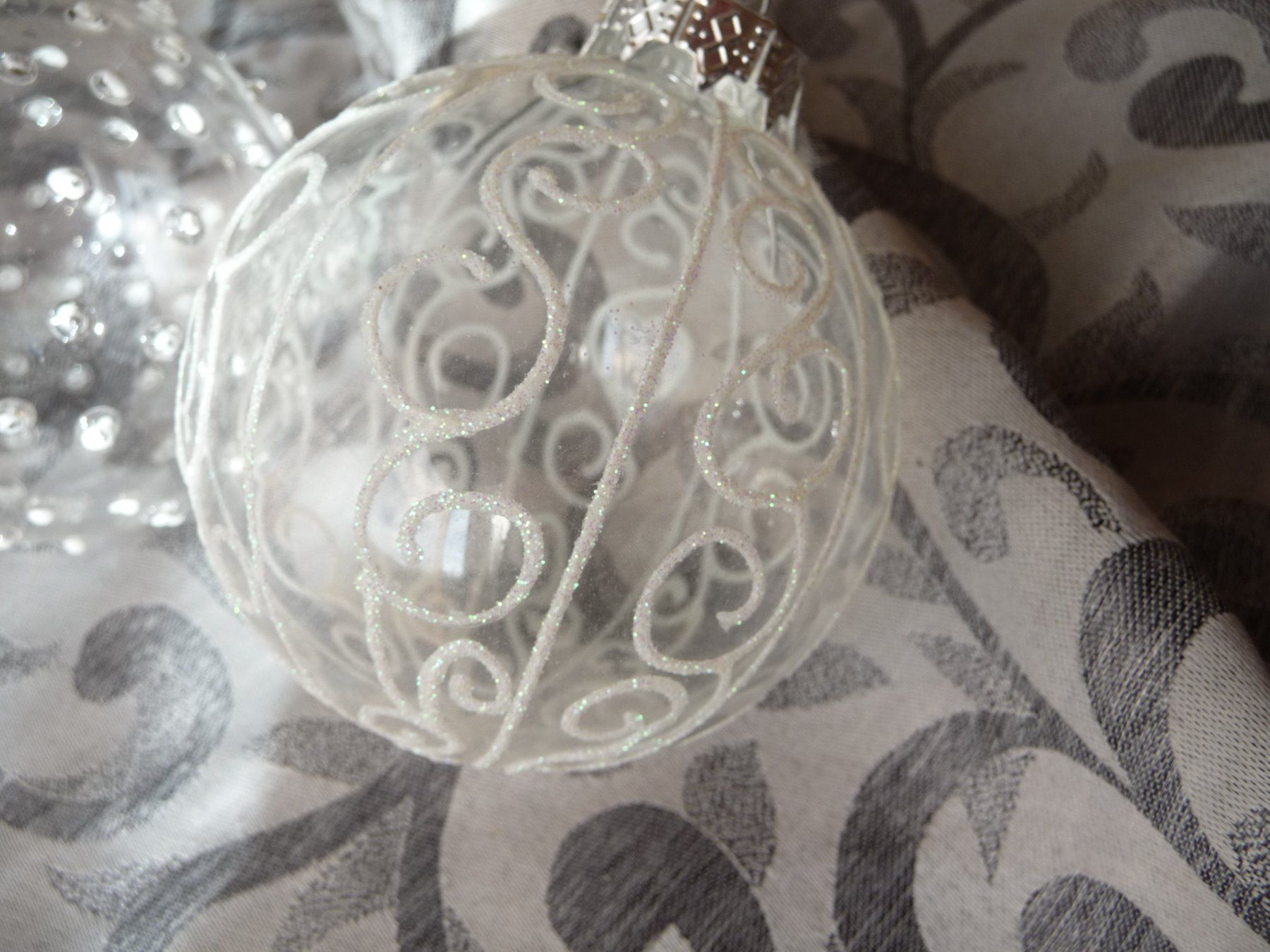 Tutte le decorazioni: 2 transparente Glaskugeln Christbaumschmuck – Usato da Alpnach Dorf venduto da marvo 1