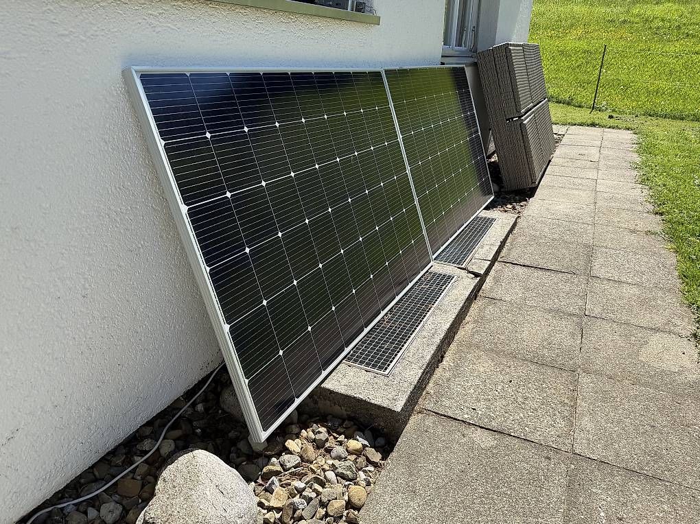 Dispositivi a energia solare: Balkonkraftwerk 600Watt Technaxx TX-204 – Usato da Oberiberg venduto da Bermuda89