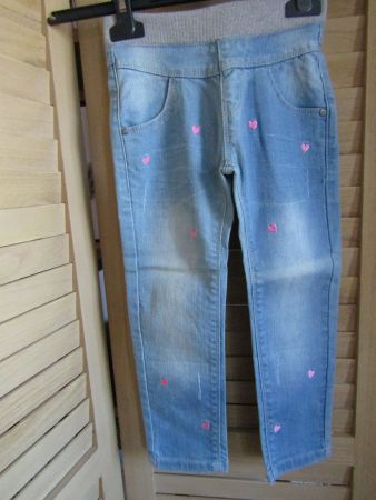 Gr. 104, Jeans mit Herzdruck, Bequem Bund, Taschen