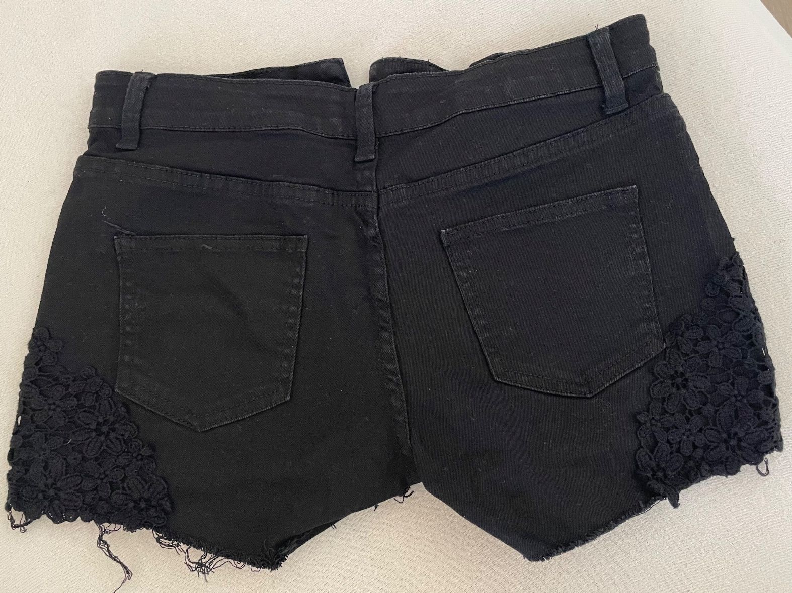Pantaloni: Shorts schwarz, Grösse M – Usato da Nidau venduto da sve_2thh 3