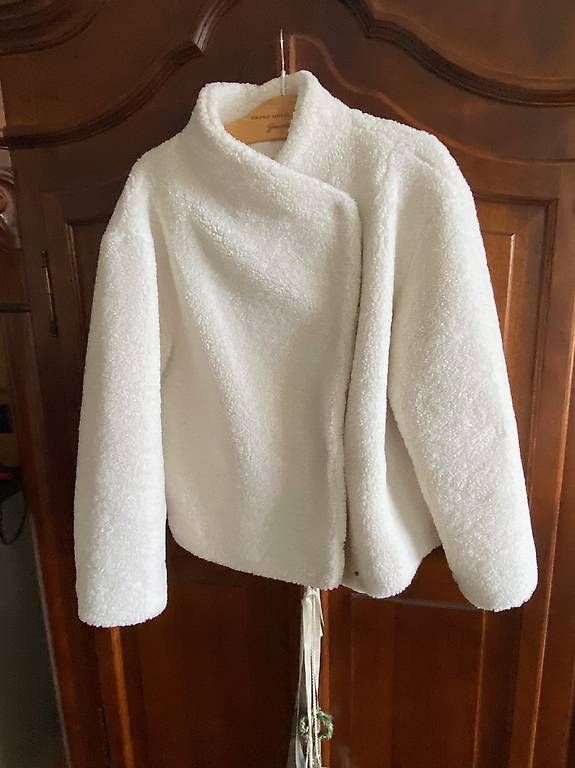 Jacken: Deddy Jacke weiss kuschelig Gr. M, Neu – Gebraucht aus Weggis von goo_vn75 1