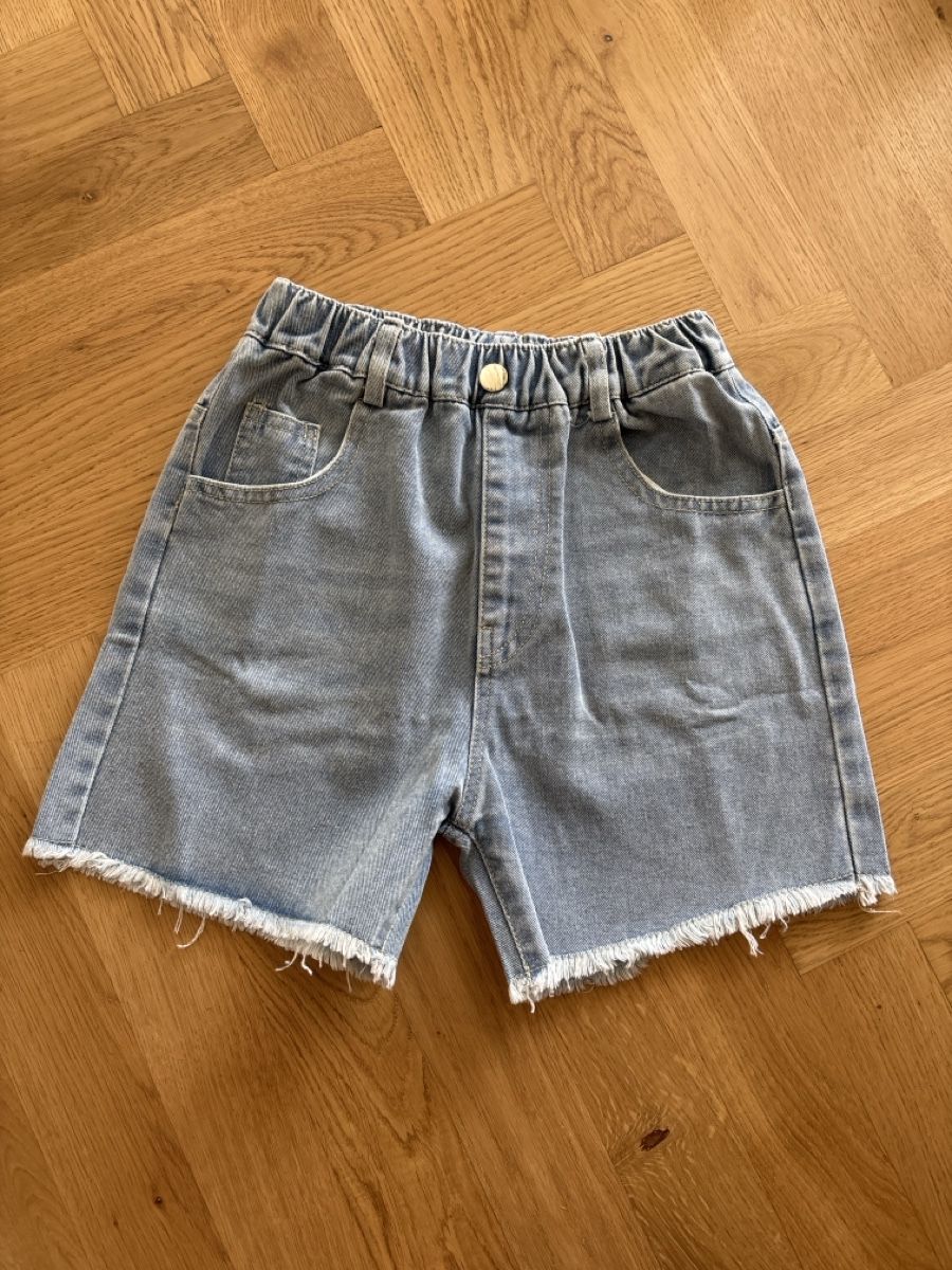Pantaloni: Jeans Shorts, Grösse 146/152 – Usato da Wohlen AG venduto da Michi761