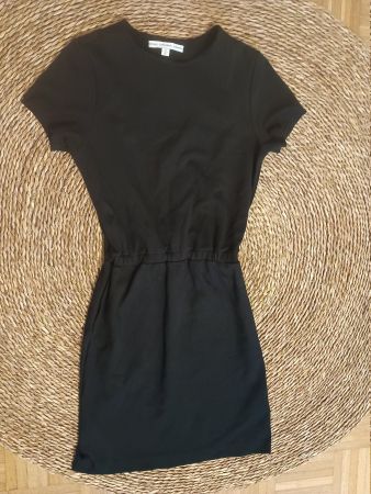 Tailliertes Kleid von & Other Stories