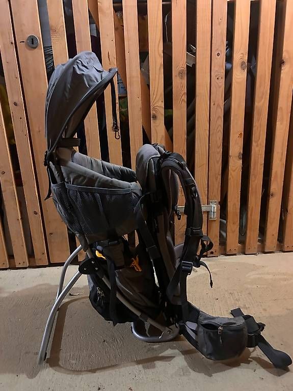 Deuter Marsupi portabebè: Sac à dos de randonnée porte-bébé – Usato da Bussigny venduto da hfr_j6yv 2